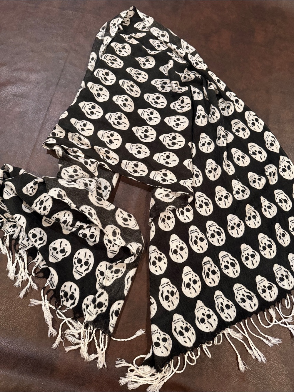 Black and White Skull Print women’s Halloween Scarf - Unbranded